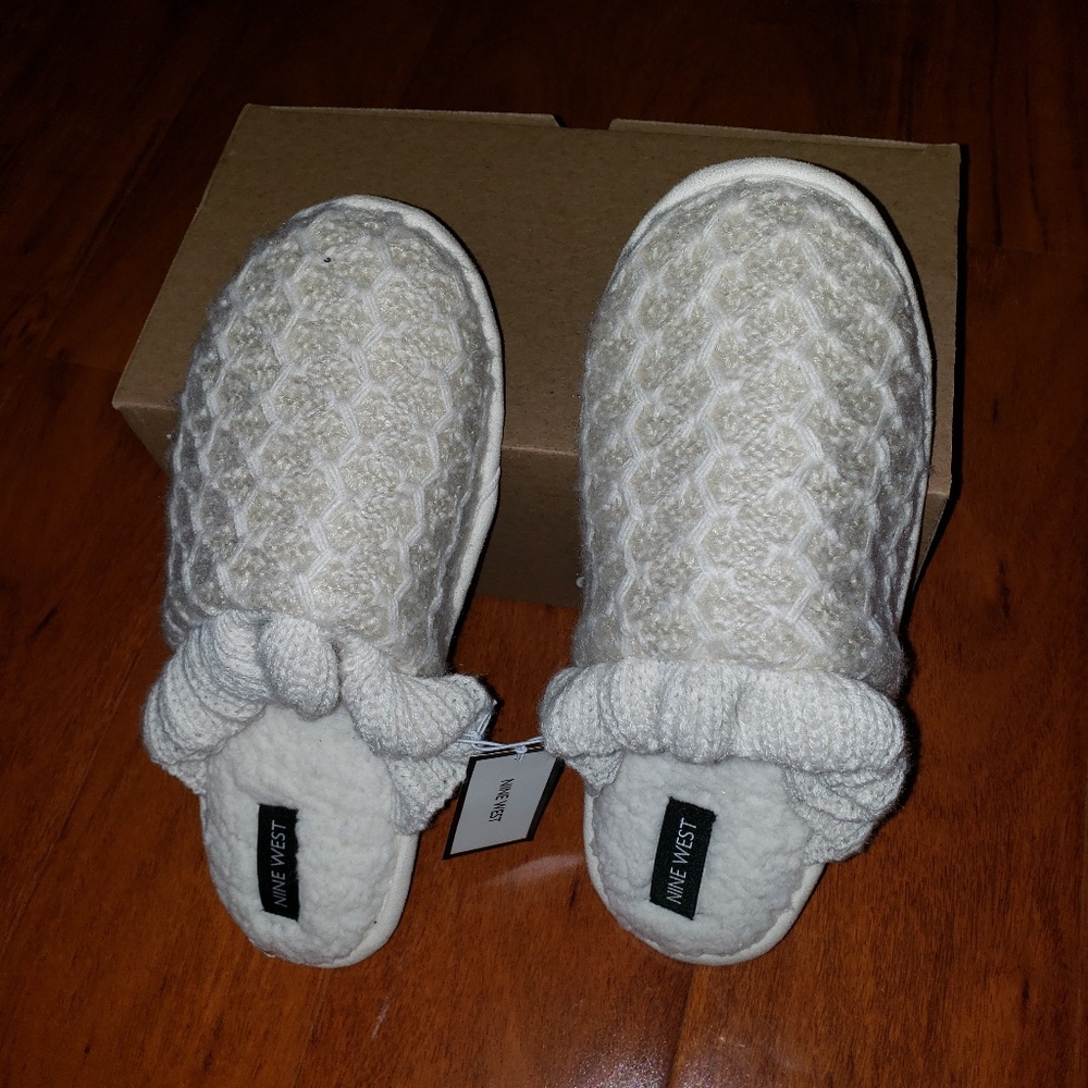 New Cozy Nine West Womens Woven Slippers